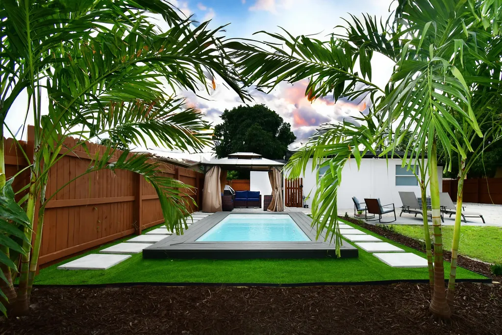 813 SW 3rd Court Delray Beach FL 33444
