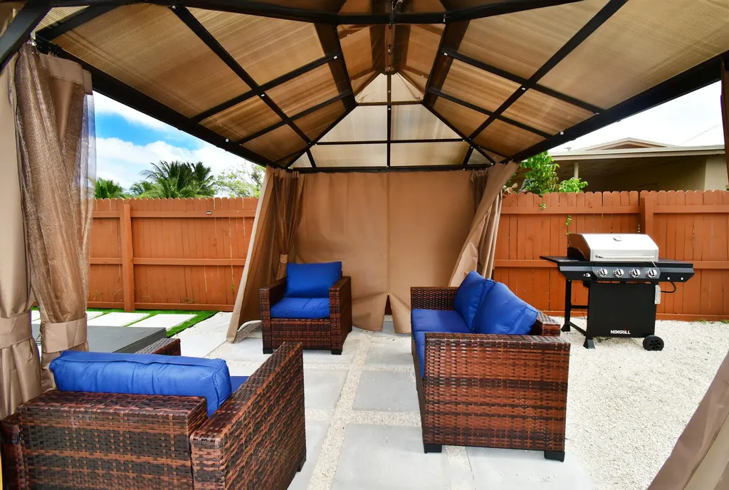 813 SW 3rd Court Delray Beach FL 33444