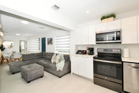 813 SW 3rd Court Delray Beach FL 33444