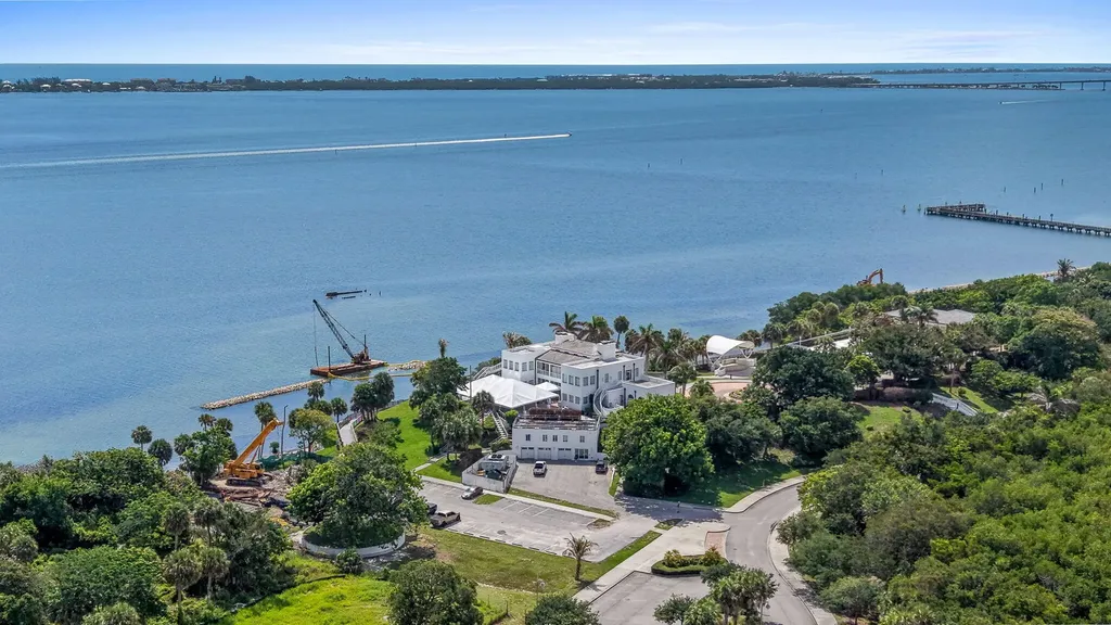 1950 NE Indian River Drive Jensen Beach FL 34957