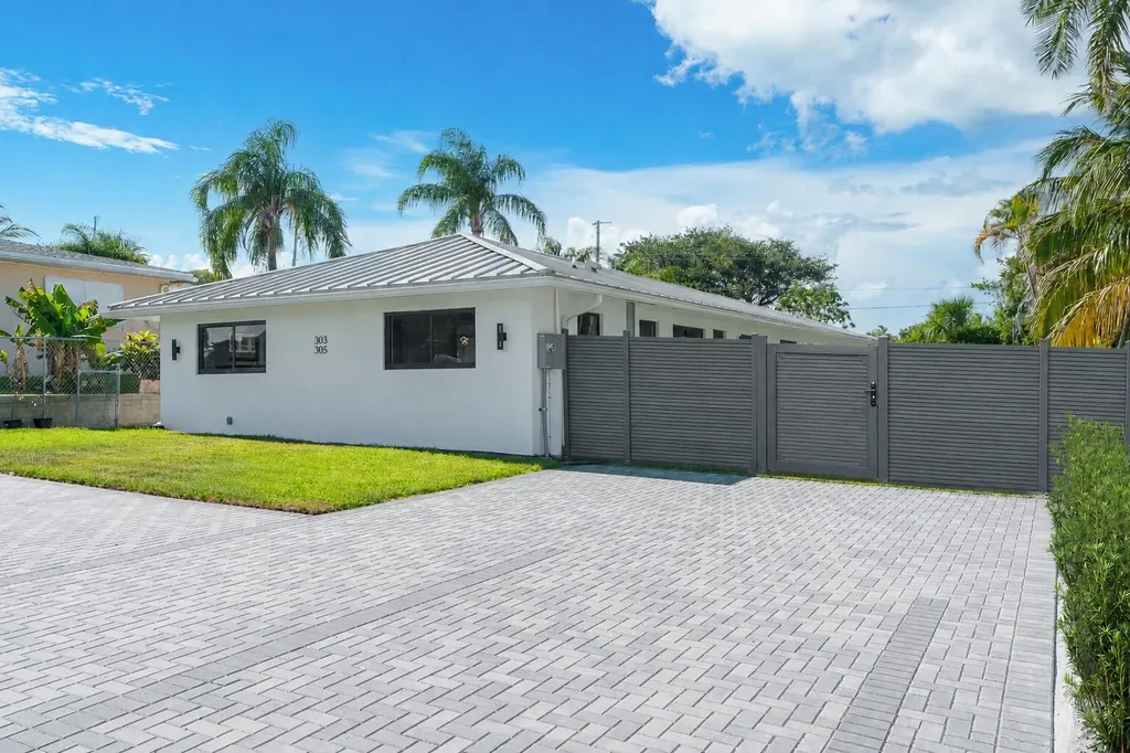 303 De Carie Street Delray Beach FL 33444