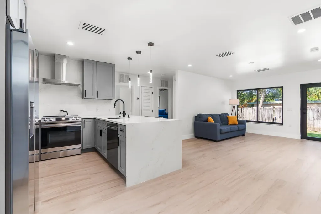303 De Carie Street Delray Beach FL 33444