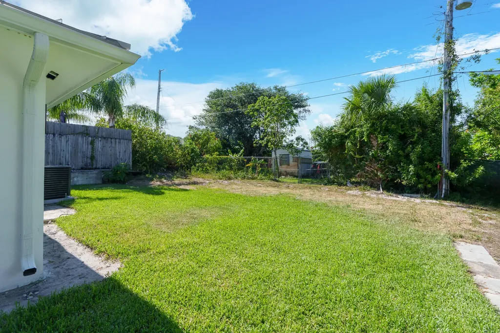 303 De Carie Street Delray Beach FL 33444