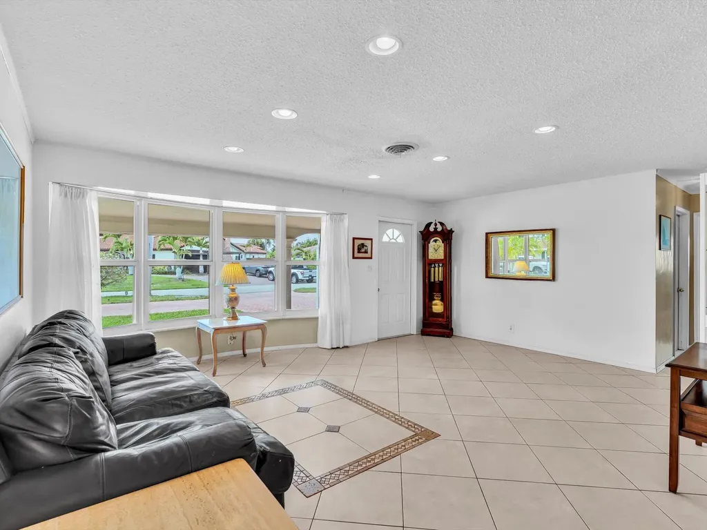 641 SE 11th Street Pompano Beach FL 33060