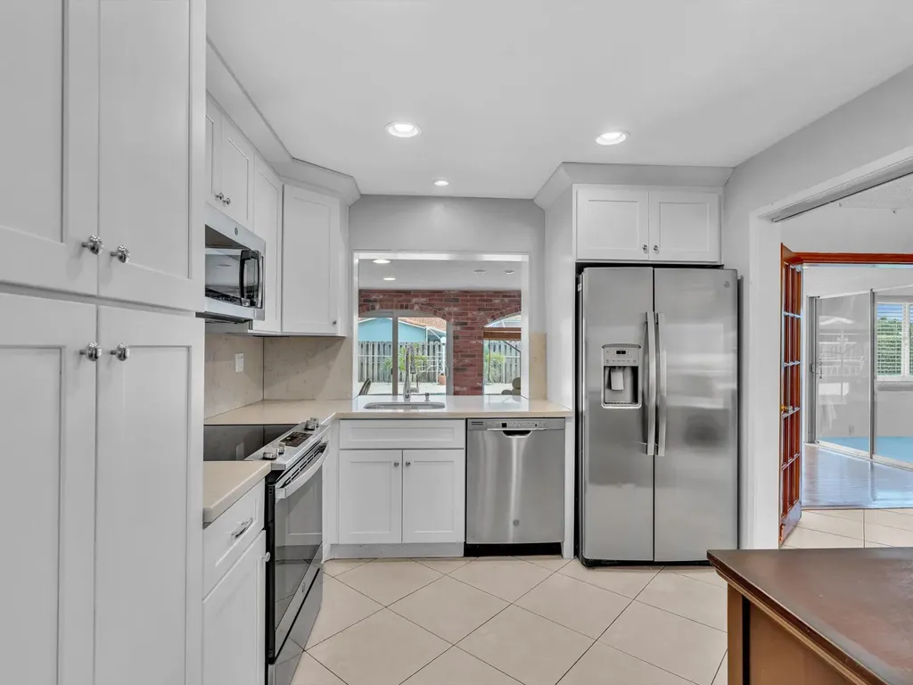 641 SE 11th Street Pompano Beach FL 33060