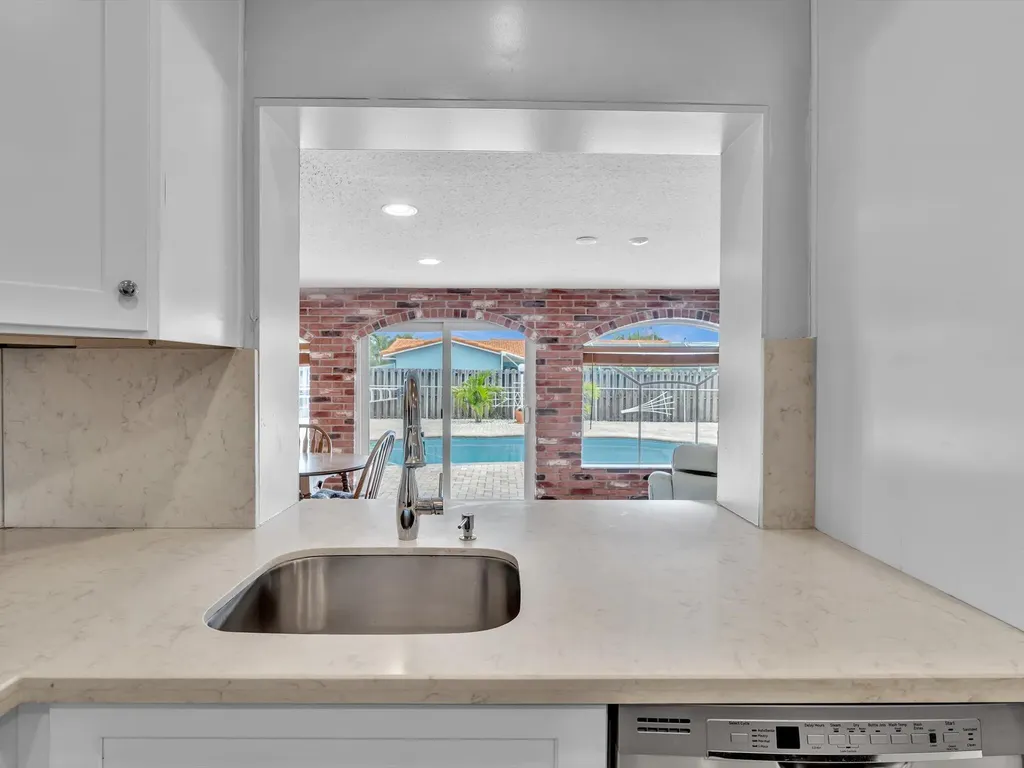 641 SE 11th Street Pompano Beach FL 33060