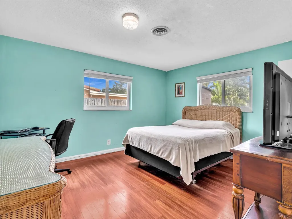 641 SE 11th Street Pompano Beach FL 33060