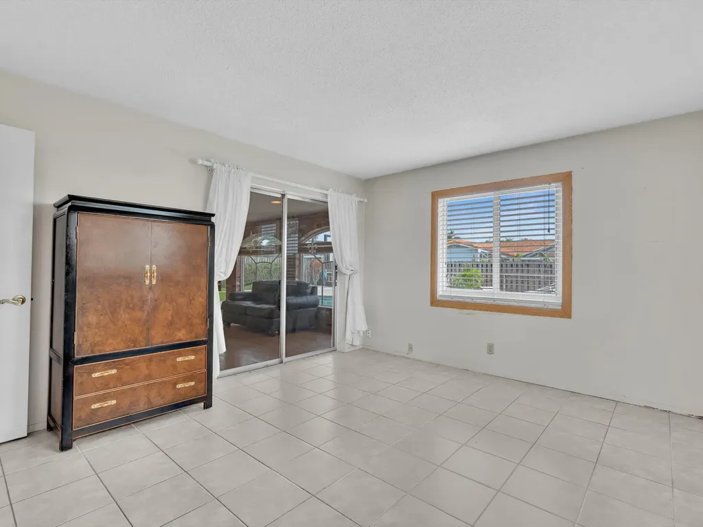 641 SE 11th Street Pompano Beach FL 33060
