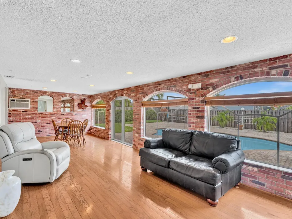 641 SE 11th Street Pompano Beach FL 33060