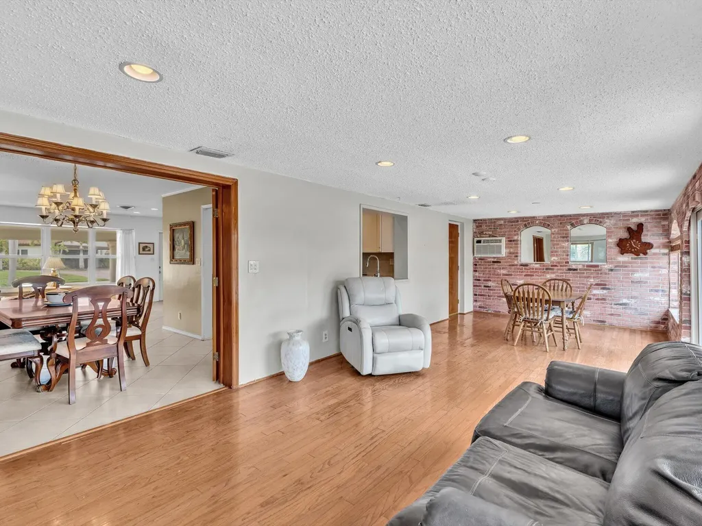 641 SE 11th Street Pompano Beach FL 33060