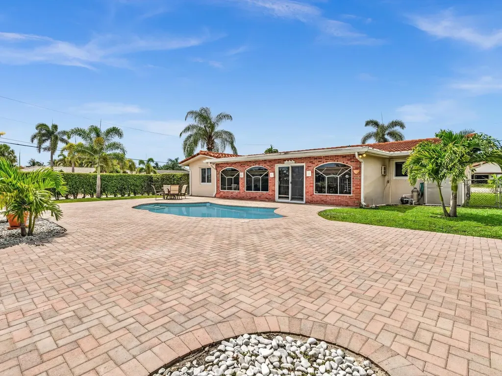 641 SE 11th Street Pompano Beach FL 33060