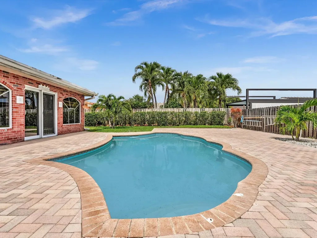 641 SE 11th Street Pompano Beach FL 33060