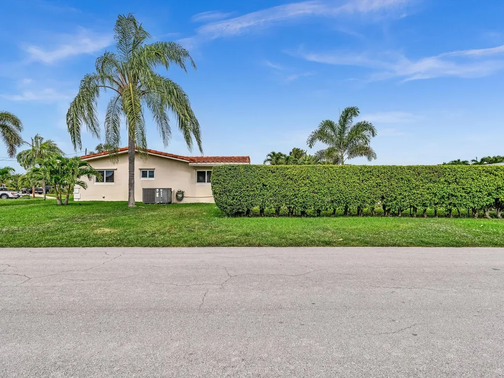 641 SE 11th Street Pompano Beach FL 33060