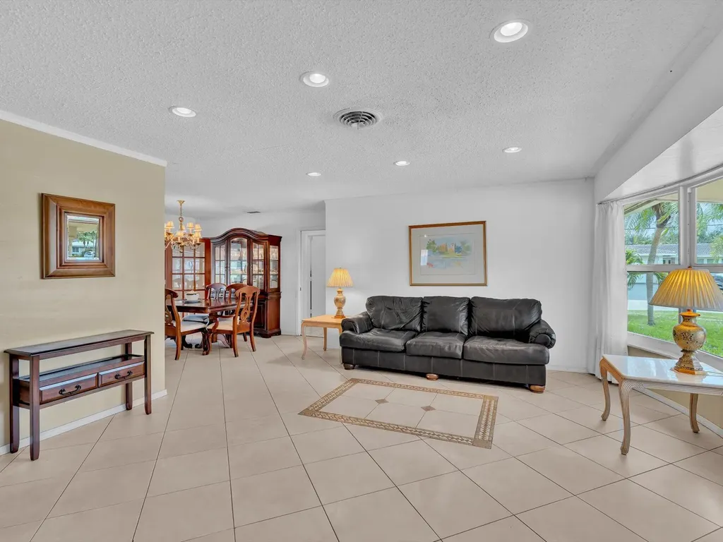 641 SE 11th Street Pompano Beach FL 33060