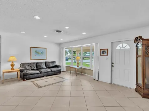641 SE 11th Street Pompano Beach FL 33060