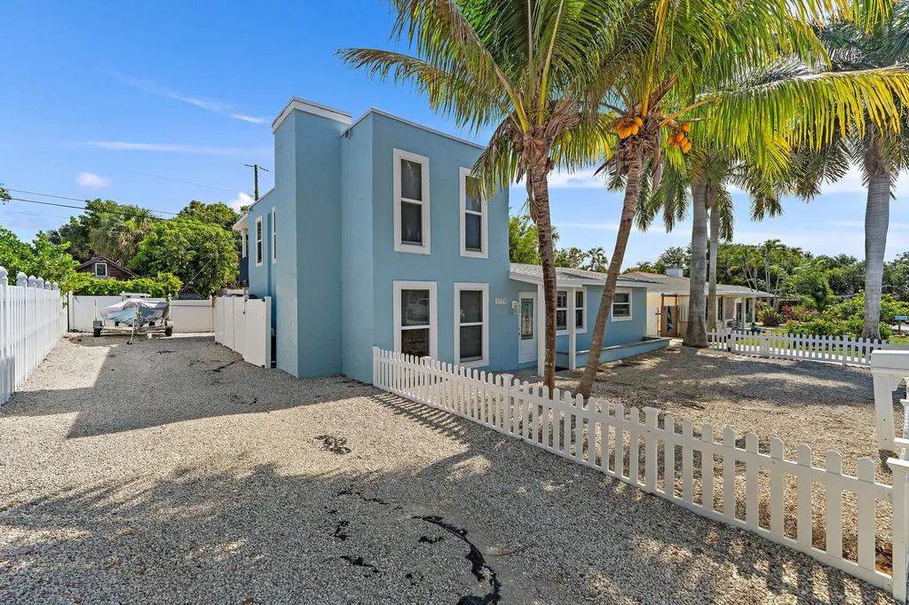 1779 Len Drive North Palm Beach FL 33408