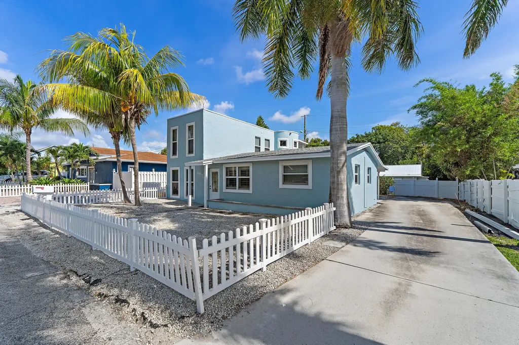 1779 Len Drive North Palm Beach FL 33408