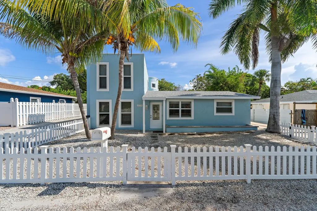 1779 Len Drive North Palm Beach FL 33408