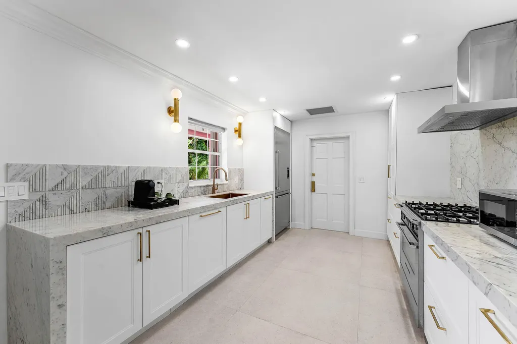 247 SE 3rd Avenue Delray Beach FL 33483
