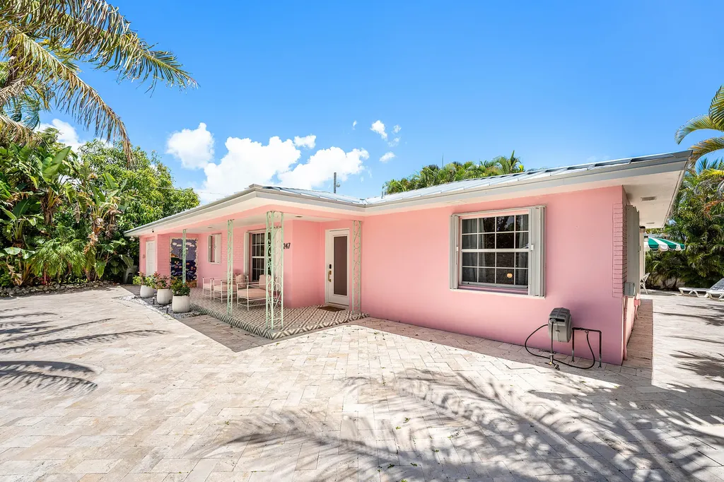 247 SE 3rd Avenue Delray Beach FL 33483