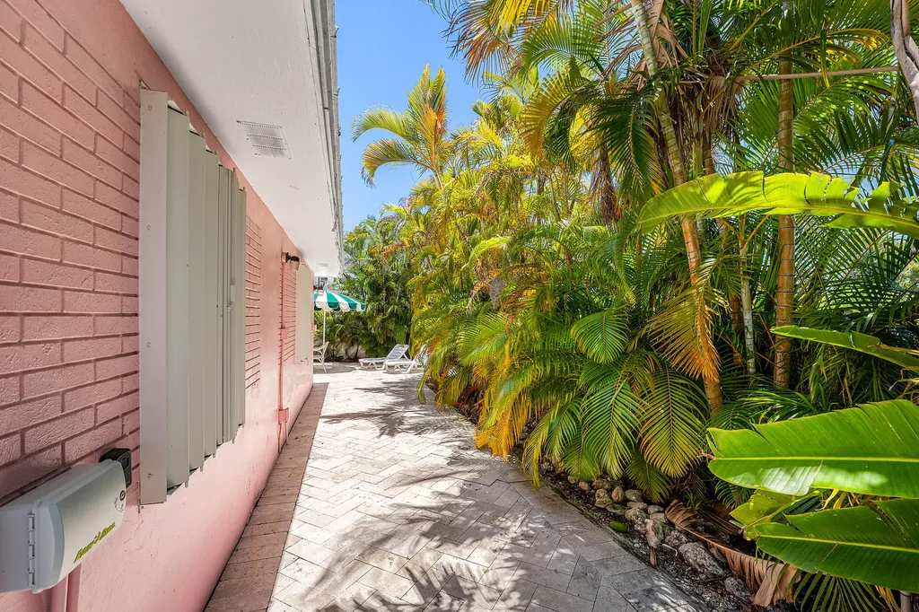 247 SE 3rd Avenue Delray Beach FL 33483