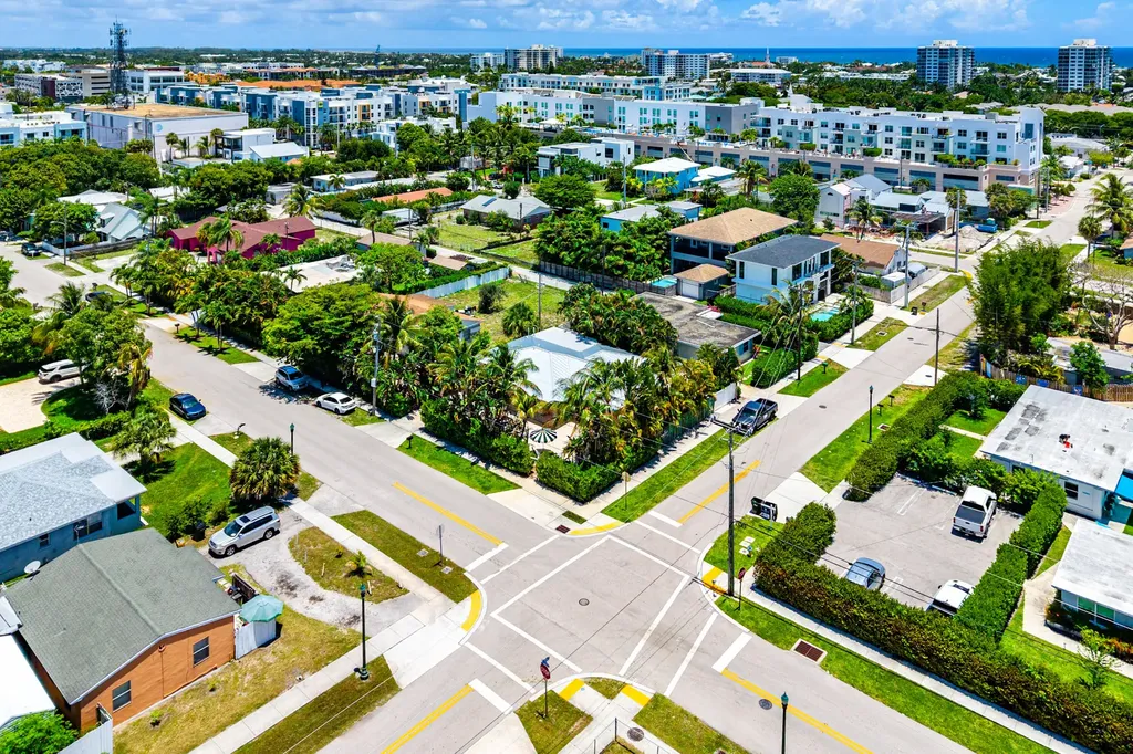 247 SE 3rd Avenue Delray Beach FL 33483