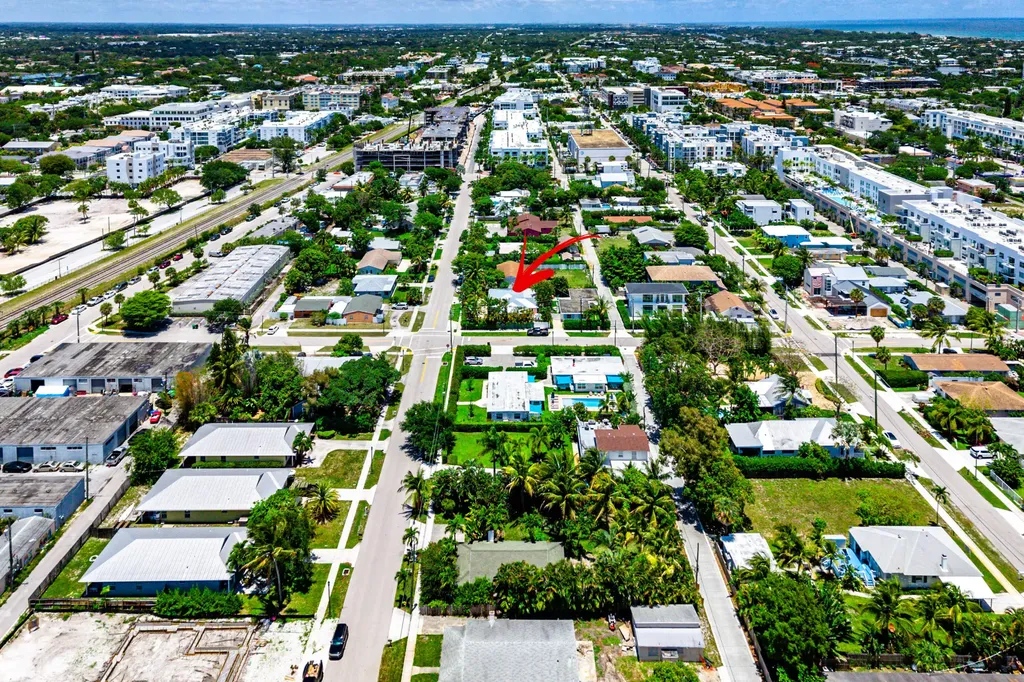 247 SE 3rd Avenue Delray Beach FL 33483