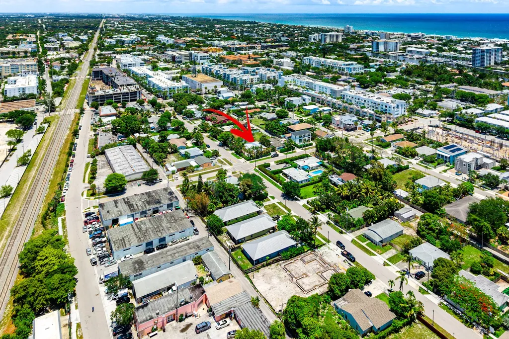 247 SE 3rd Avenue Delray Beach FL 33483