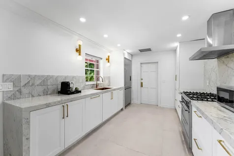 247 SE 3rd Avenue Delray Beach FL 33483