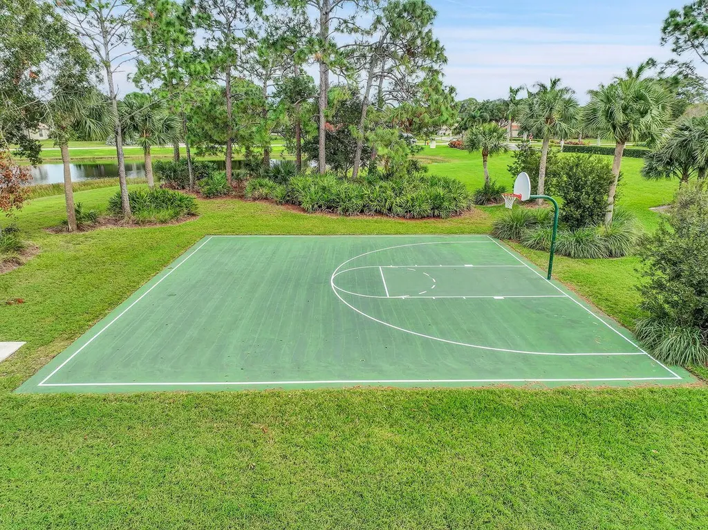 702 SW Aruba Bay Port St Lucie FL 34986