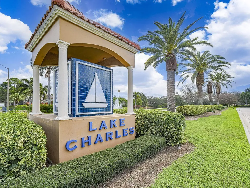 702 SW Aruba Bay Port St Lucie FL 34986