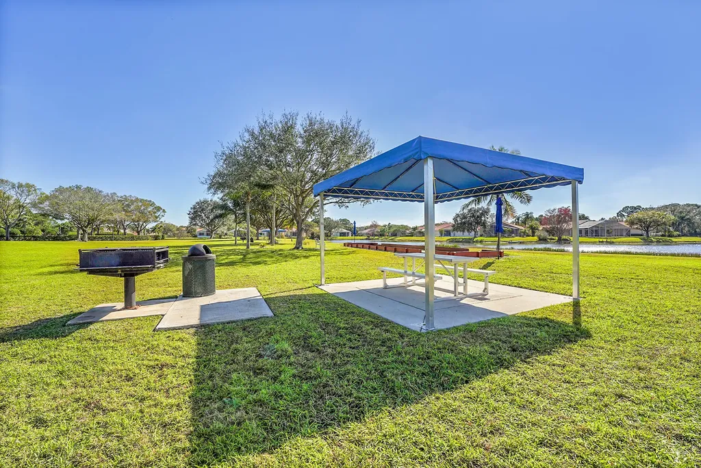 702 SW Aruba Bay Port St Lucie FL 34986