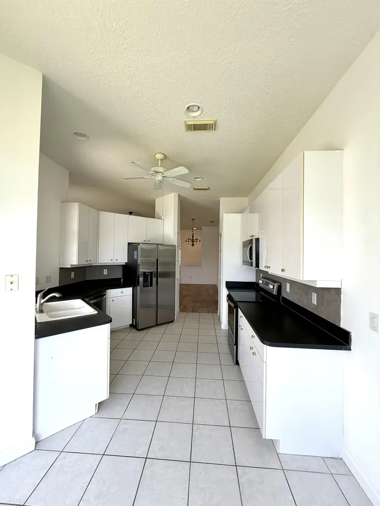 702 SW Aruba Bay Port St Lucie FL 34986