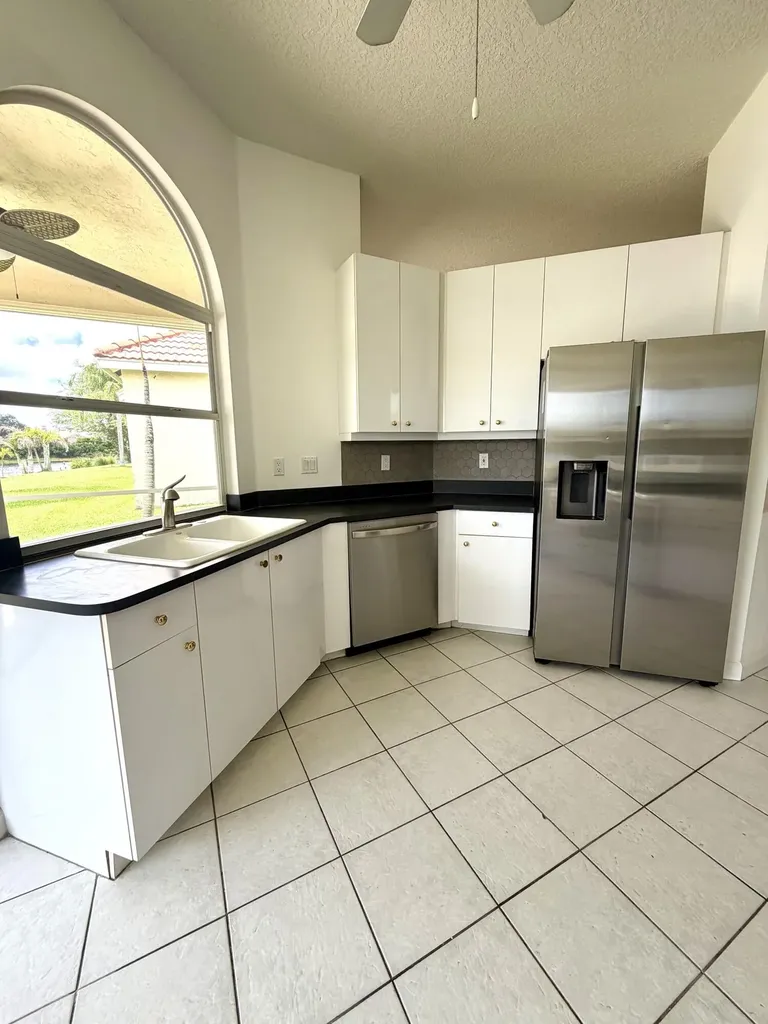 702 SW Aruba Bay Port St Lucie FL 34986