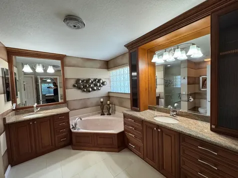 6693 Sun River Road Boynton Beach FL 33437