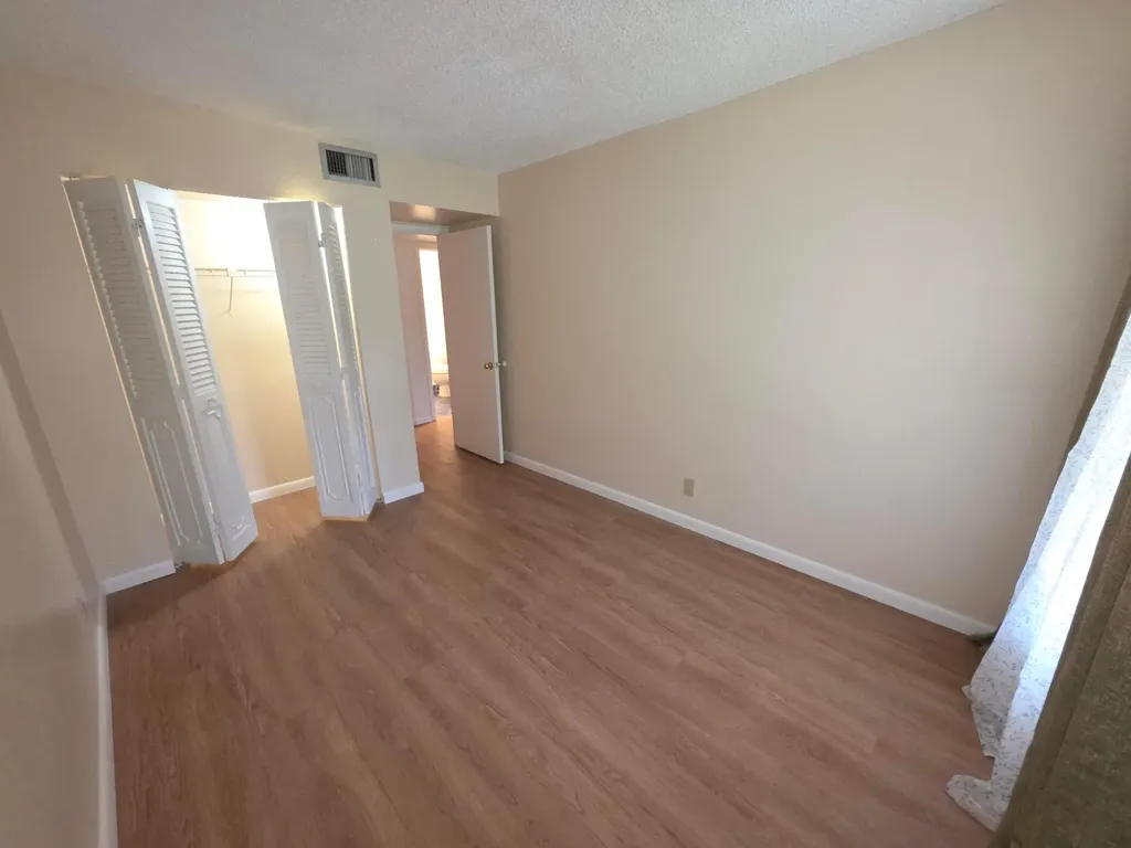 Hallandale Beach FL 33009
