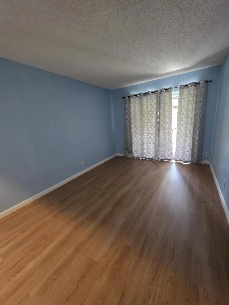 Hallandale Beach FL 33009