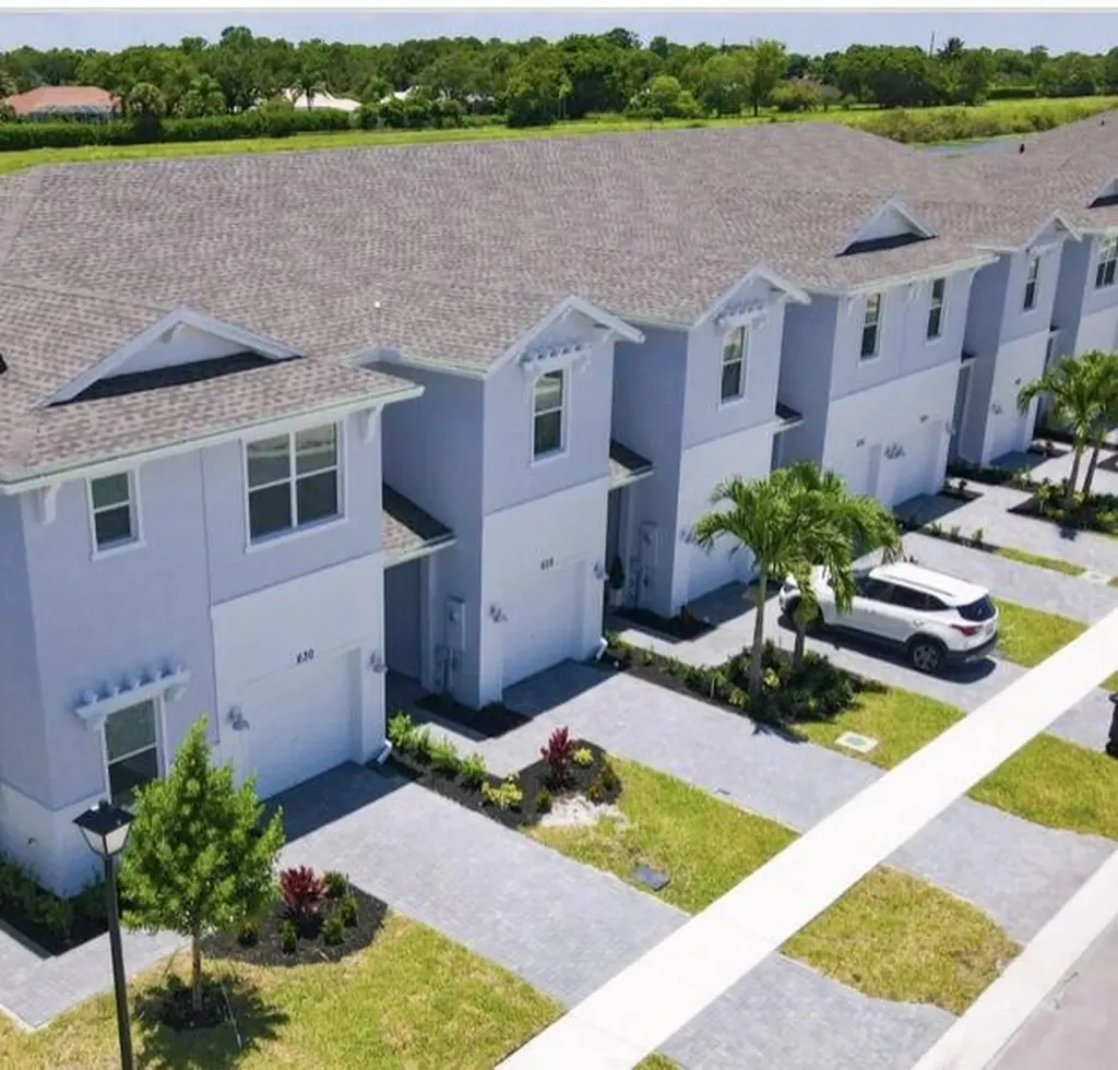 675 SE Lake Falls Street Port St Lucie FL 34984