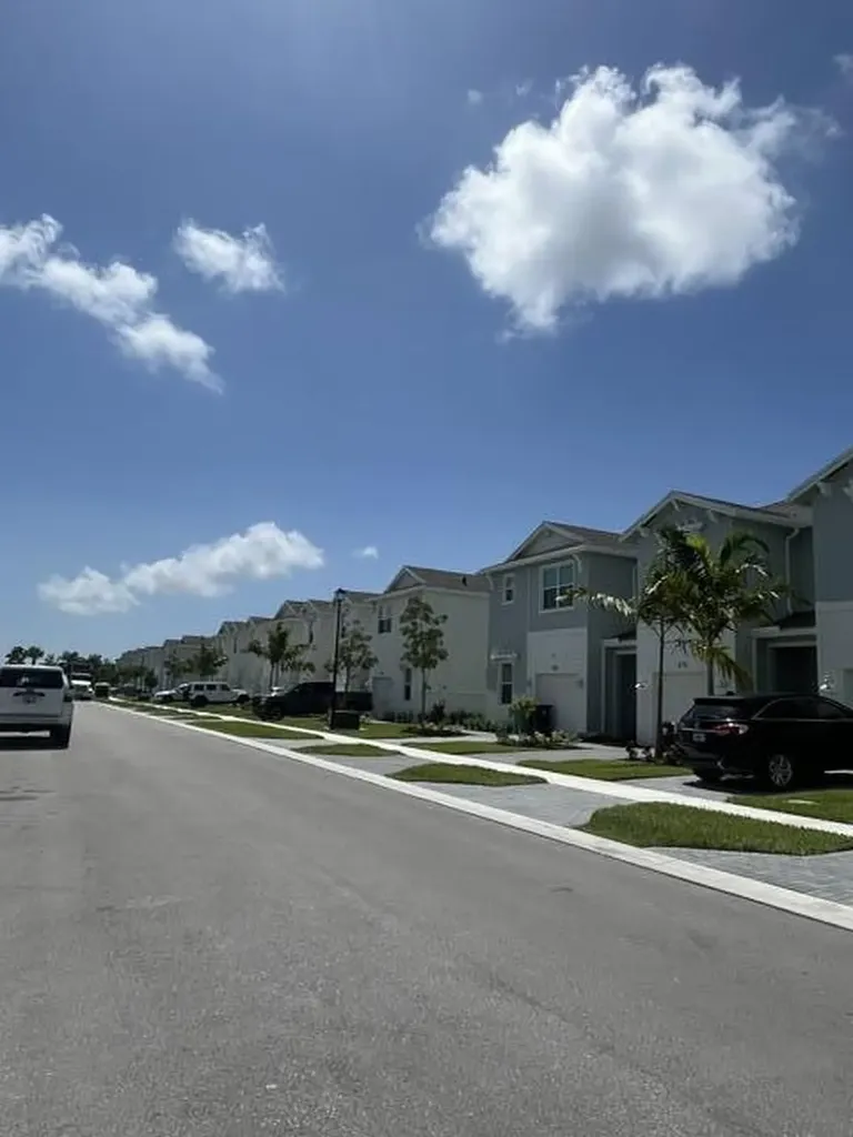 675 SE Lake Falls Street Port St Lucie FL 34984