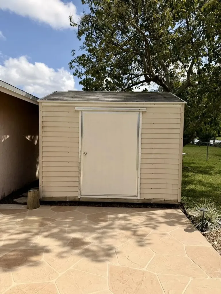 147 Sunflower Circle Royal Palm Beach FL 33411