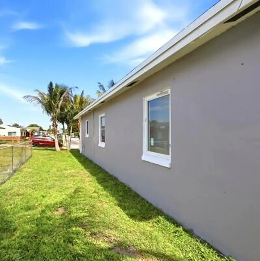 2302 Avenue M Riviera Beach FL 33404