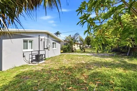 2302 Avenue M Riviera Beach FL 33404