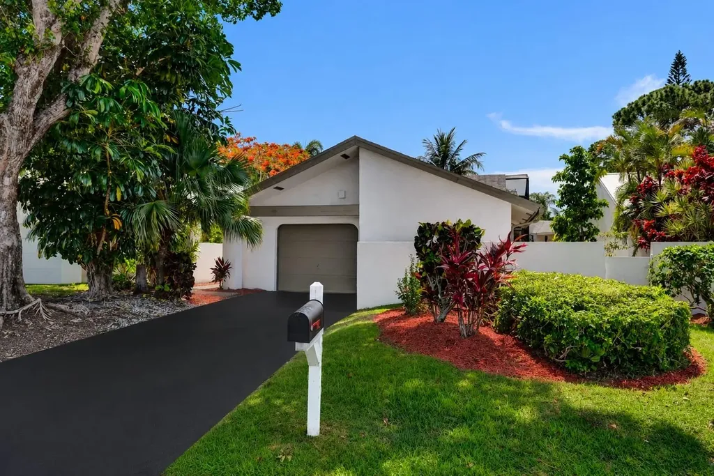 820 NW 21st Way Delray Beach FL 33445
