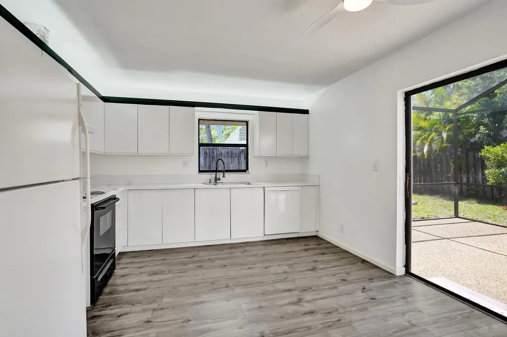 820 NW 21st Way Delray Beach FL 33445