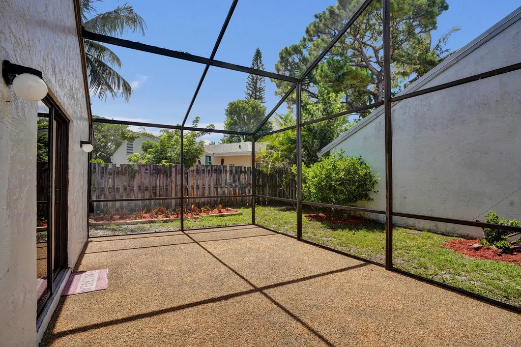 820 NW 21st Way Delray Beach FL 33445