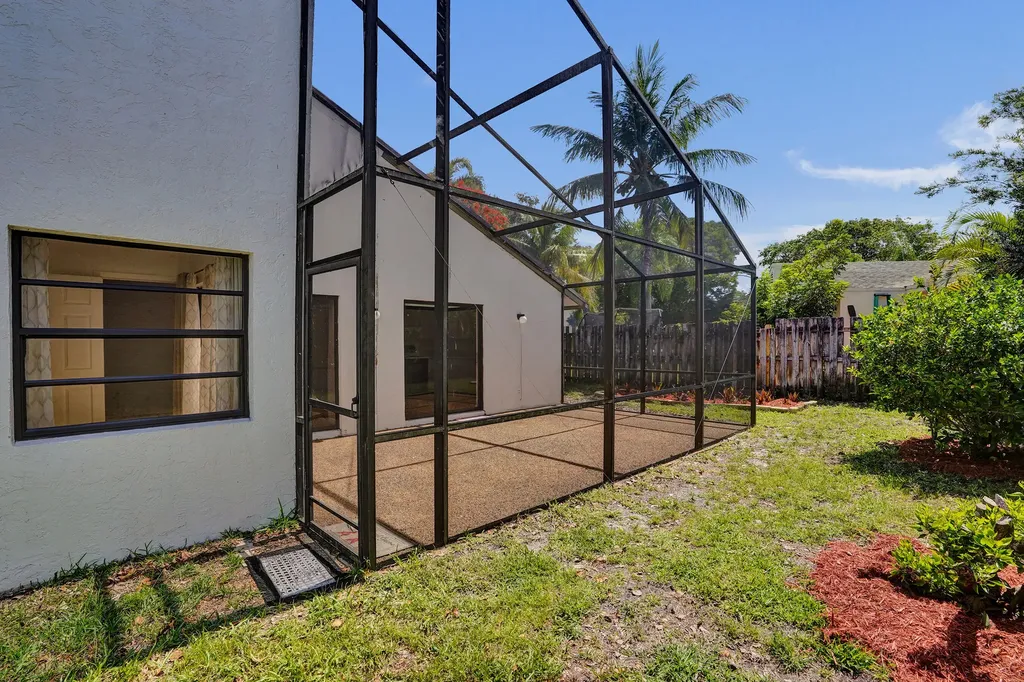 820 NW 21st Way Delray Beach FL 33445