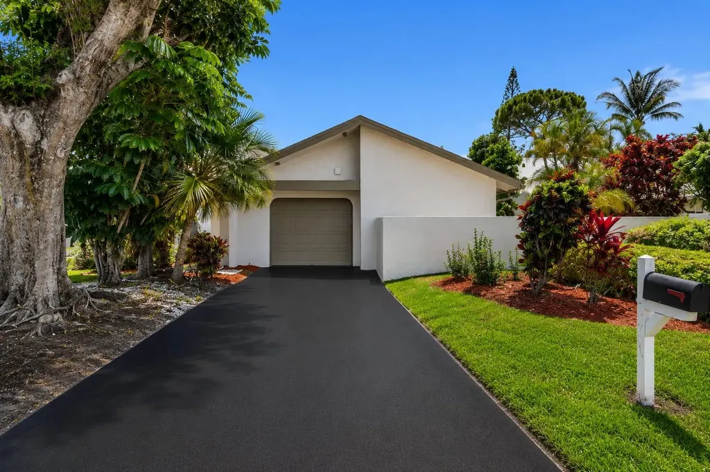 820 NW 21st Way Delray Beach FL 33445