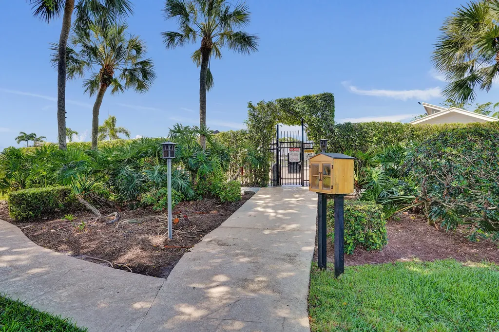 820 NW 21st Way Delray Beach FL 33445
