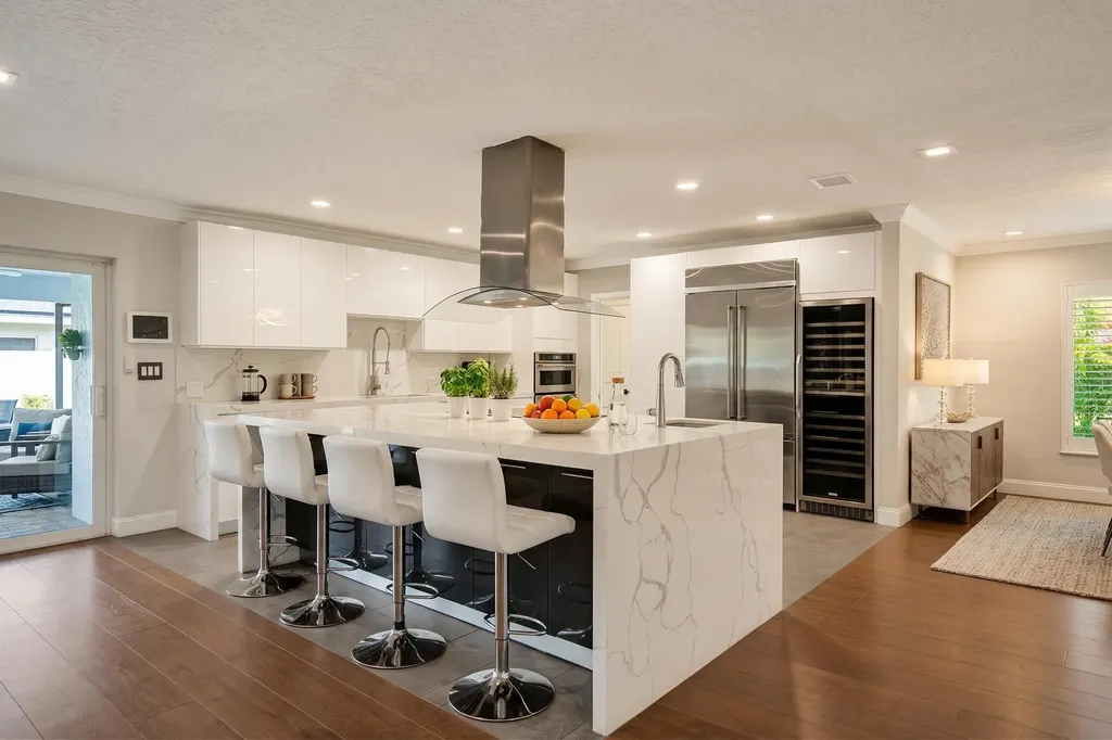 5841 Bayview Drive Fort Lauderdale FL 33308