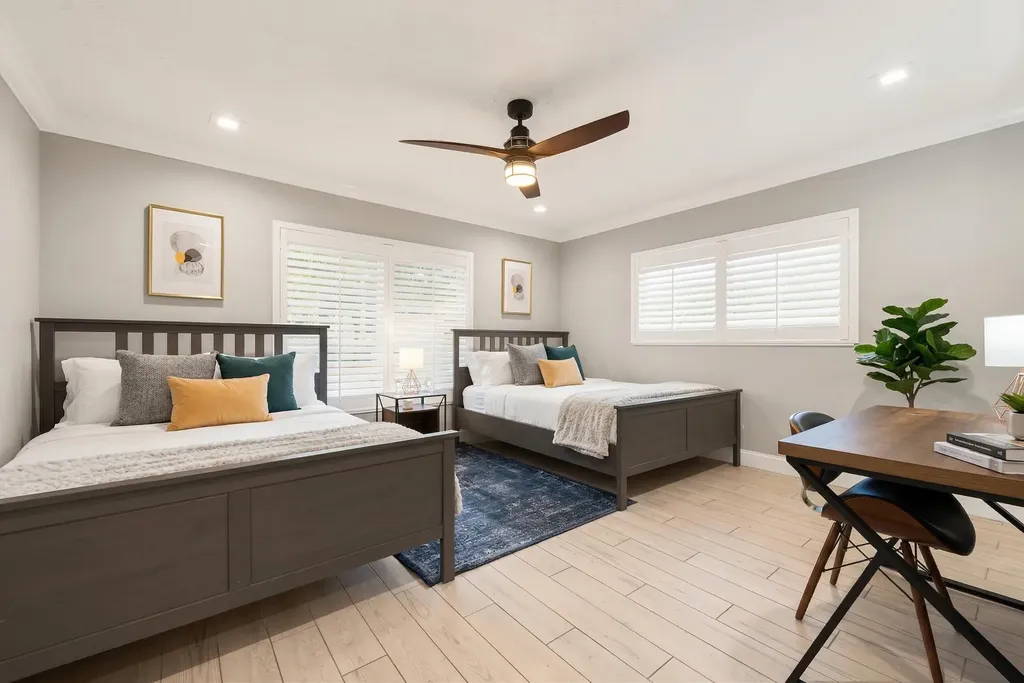 5841 Bayview Drive Fort Lauderdale FL 33308